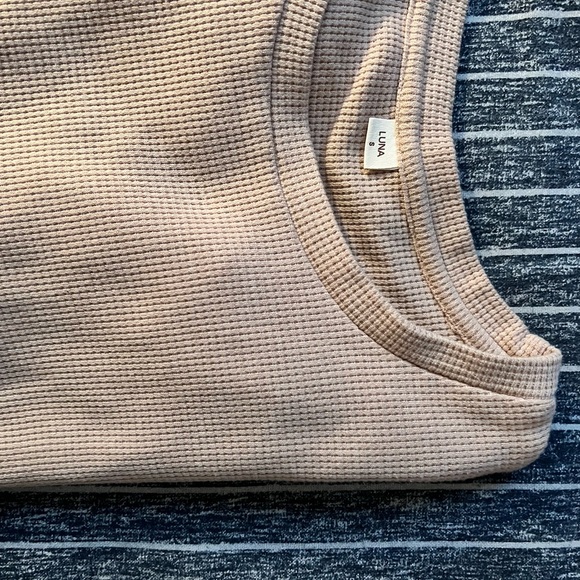 Light pink waffle long sleeve - Picture 3 of 4